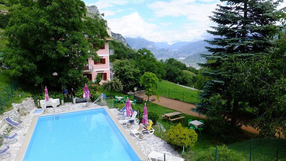 Hotel Rosalpina Riva del Garda Exterior foto